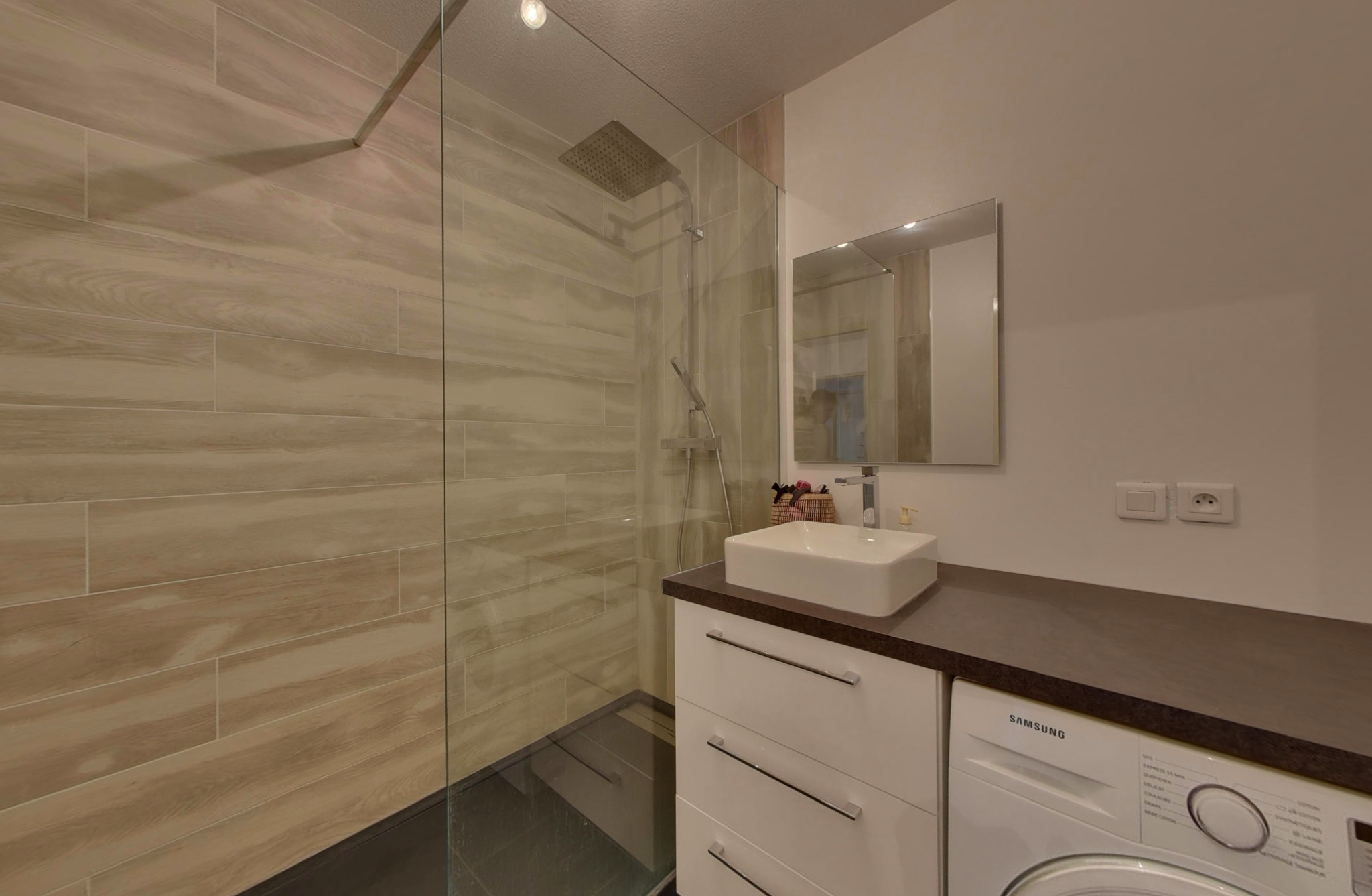 SALLE DE BAINS EQUIPEE T3 ECHIROLLES